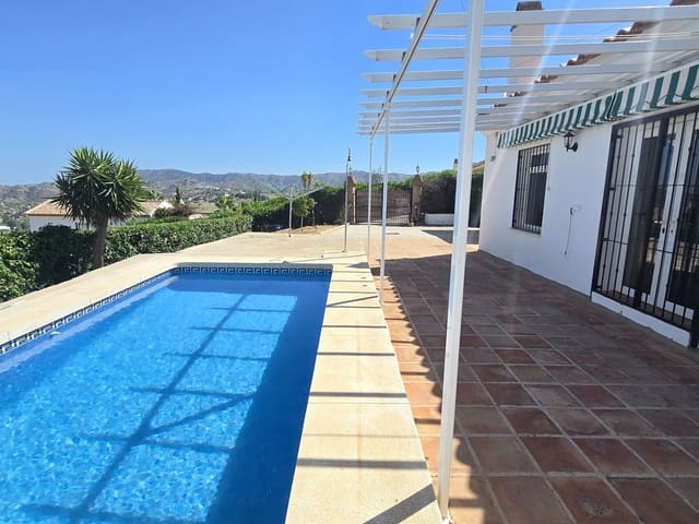 2 soveværelse Villa til salg i Viñuela med swimmingpool garage - € 249.950 (Ref: 9882609)