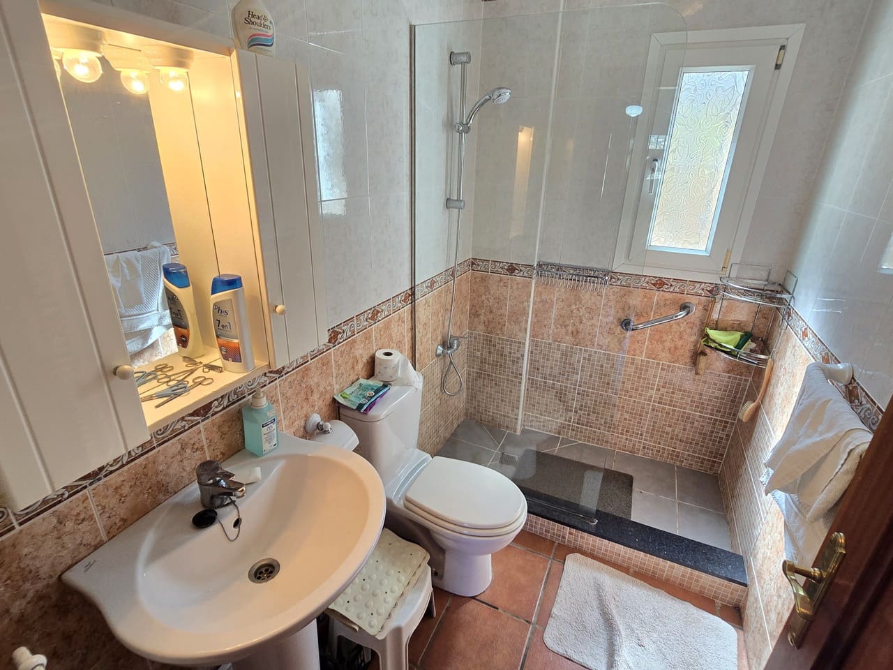 2 soveværelse Villa til salg i Vinuela med swimmingpool garage - € 249.950 (Ref: 9882609)