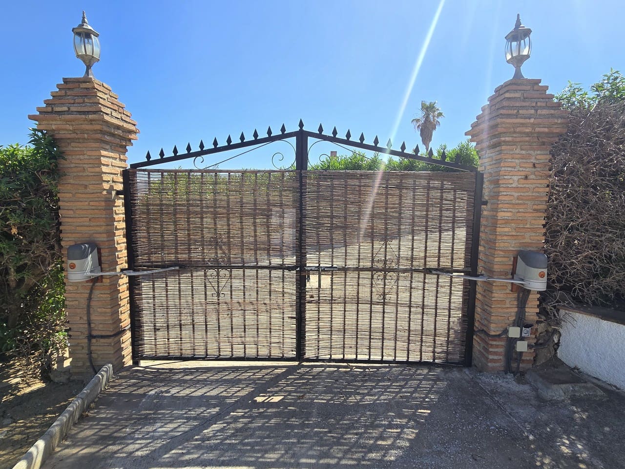 2 soveværelse Villa til salg i Vinuela med swimmingpool garage - € 249.950 (Ref: 9882609)