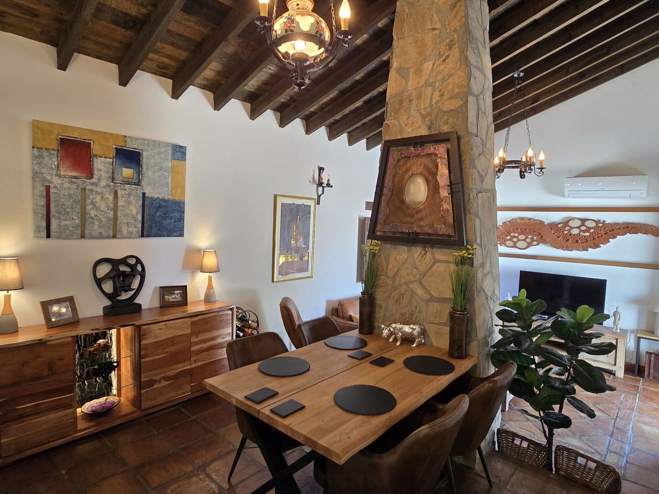 3 Zimmer Villa zu verkaufen in Alcaucin mit Pool Garage - 458.000 € (Ref: 9890963)