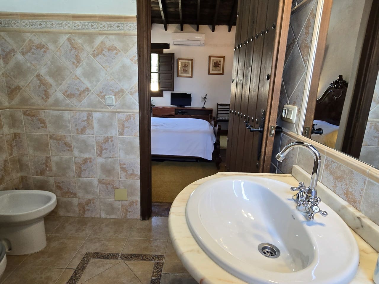 3 Zimmer Villa zu verkaufen in Alcaucin mit Pool Garage - 458.000 € (Ref: 9890963)