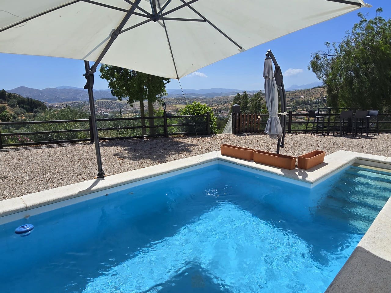 3 Zimmer Villa zu verkaufen in Alcaucin mit Pool Garage - 458.000 € (Ref: 9890963)