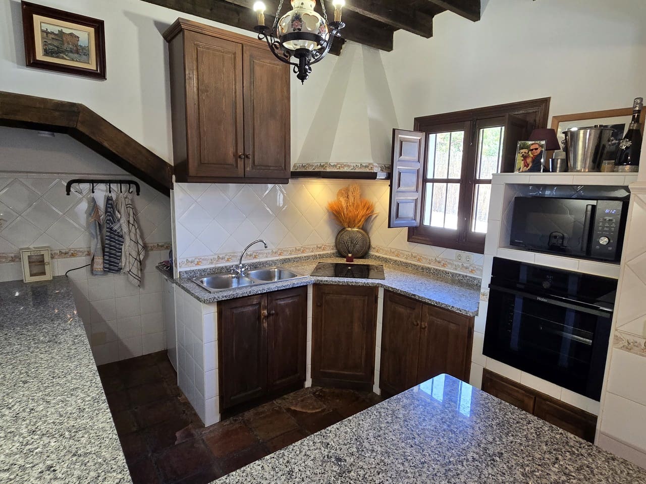 3 Zimmer Villa zu verkaufen in Alcaucin mit Pool Garage - 458.000 € (Ref: 9890963)