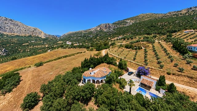3 Zimmer Villa zu verkaufen in Periana mit Pool Garage - 375.000 € (Ref: 9902103)
