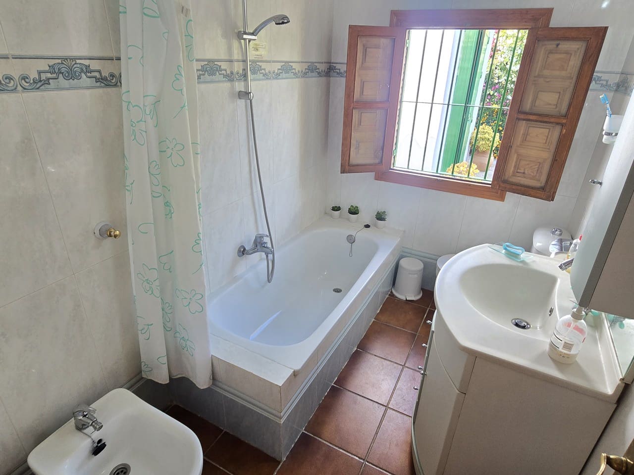 4 Zimmer Villa zu verkaufen in Alcaucin mit Pool Garage - 425.000 € (Ref: 9905182)