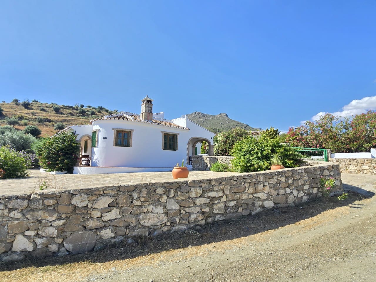 4 Zimmer Villa zu verkaufen in Alcaucin mit Pool Garage - 425.000 € (Ref: 9905182)