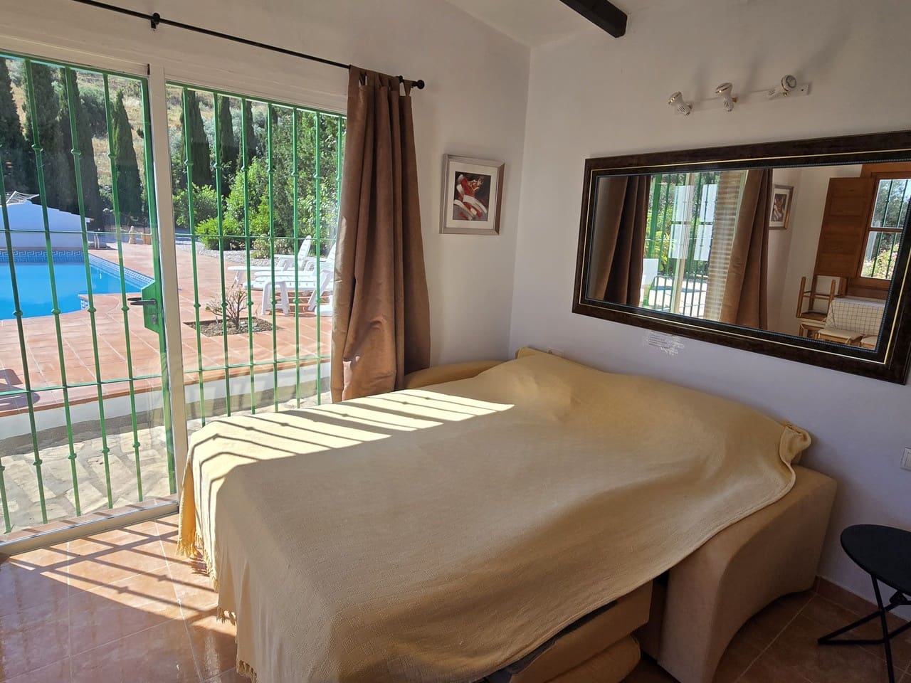 4 Zimmer Villa zu verkaufen in Alcaucin mit Pool Garage - 425.000 € (Ref: 9905182)