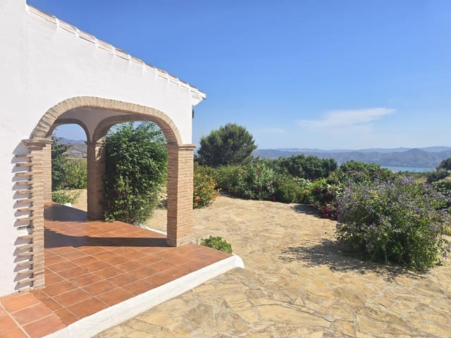 4 Zimmer Villa zu verkaufen in Alcaucín mit Pool Garage - 425.000 € (Ref: 9905182)