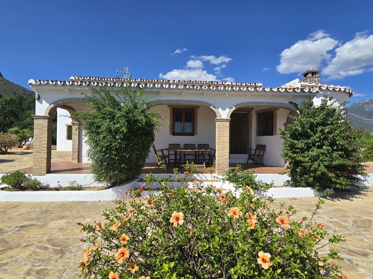 4 Zimmer Villa zu verkaufen in Alcaucin mit Pool Garage - 425.000 € (Ref: 9905182)
