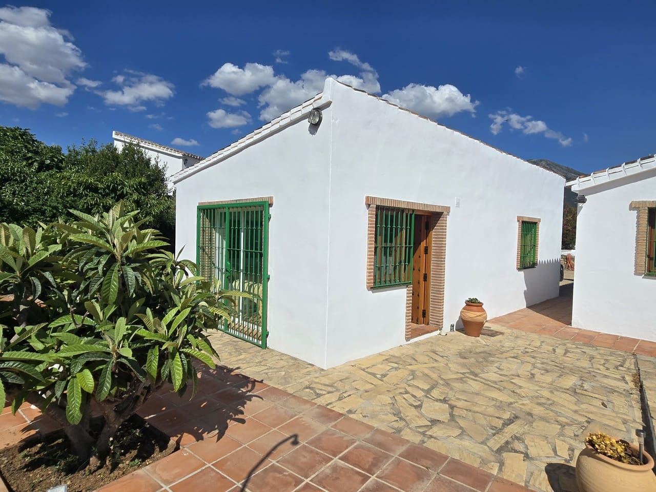 4 Zimmer Villa zu verkaufen in Alcaucin mit Pool Garage - 425.000 € (Ref: 9905182)
