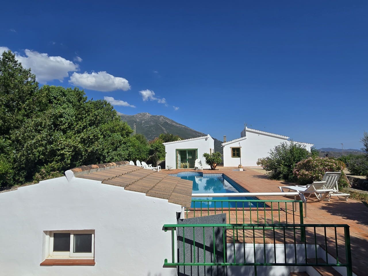 4 Zimmer Villa zu verkaufen in Alcaucin mit Pool Garage - 425.000 € (Ref: 9905182)