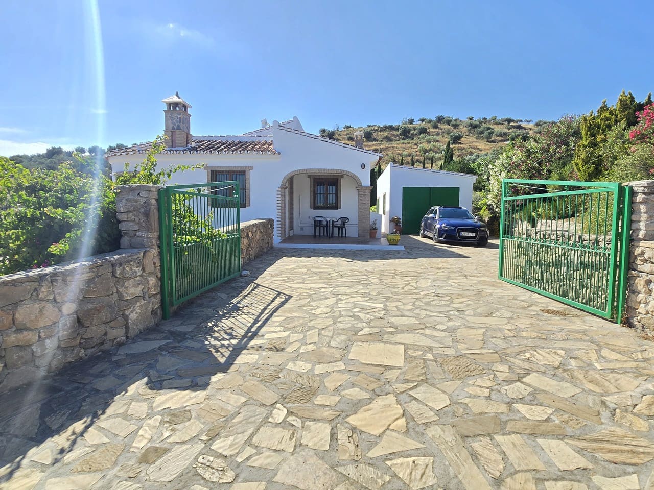 4 Zimmer Villa zu verkaufen in Alcaucin mit Pool Garage - 425.000 € (Ref: 9905182)