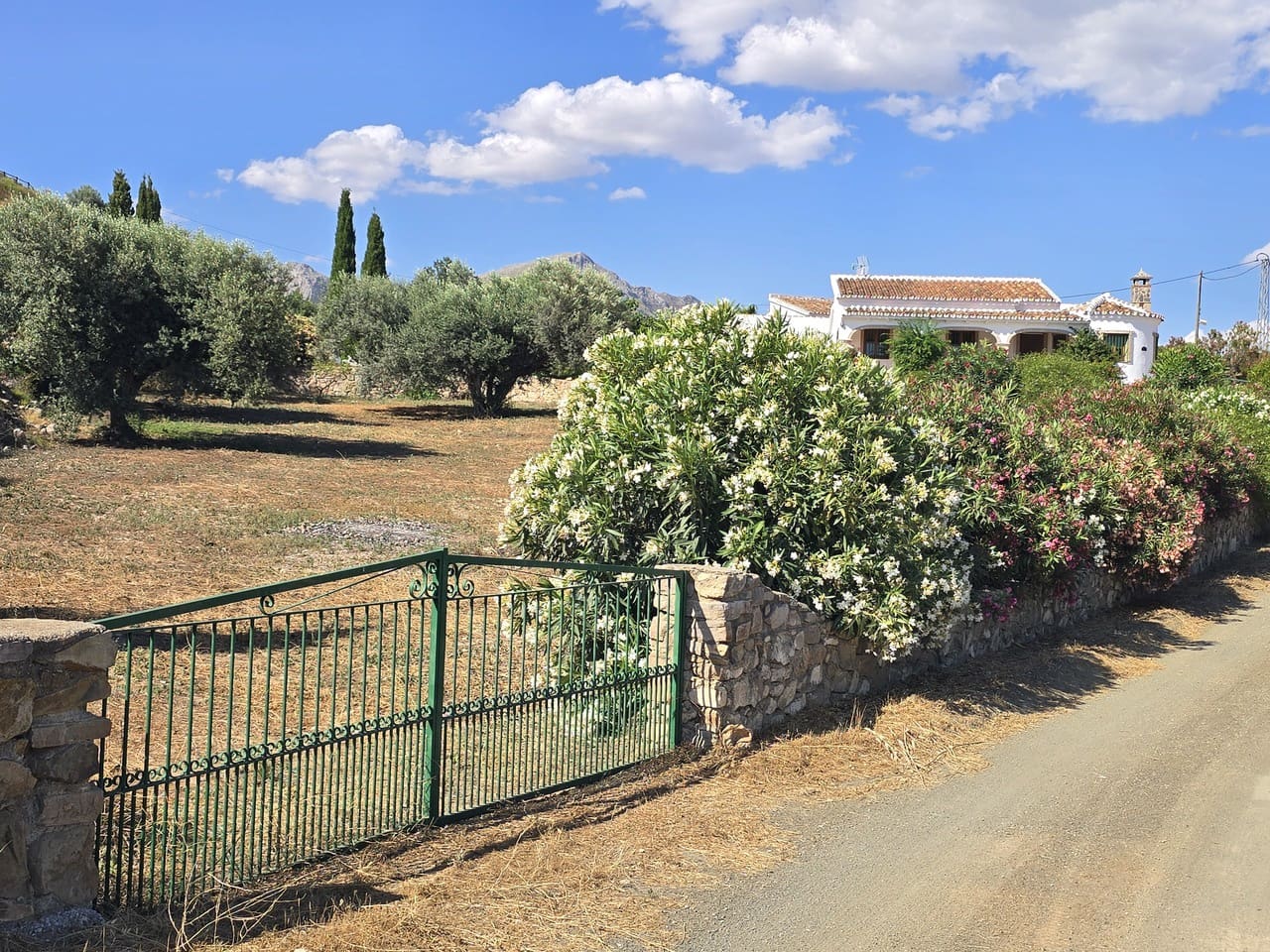 4 Zimmer Villa zu verkaufen in Alcaucin mit Pool Garage - 425.000 € (Ref: 9905182)