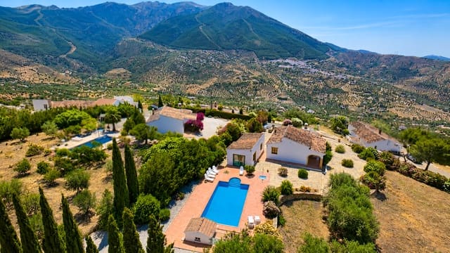4 chambre Villa/Maison à vendre à Alcaucín avec piscine garage - 425 000 € (Ref: 9905182)