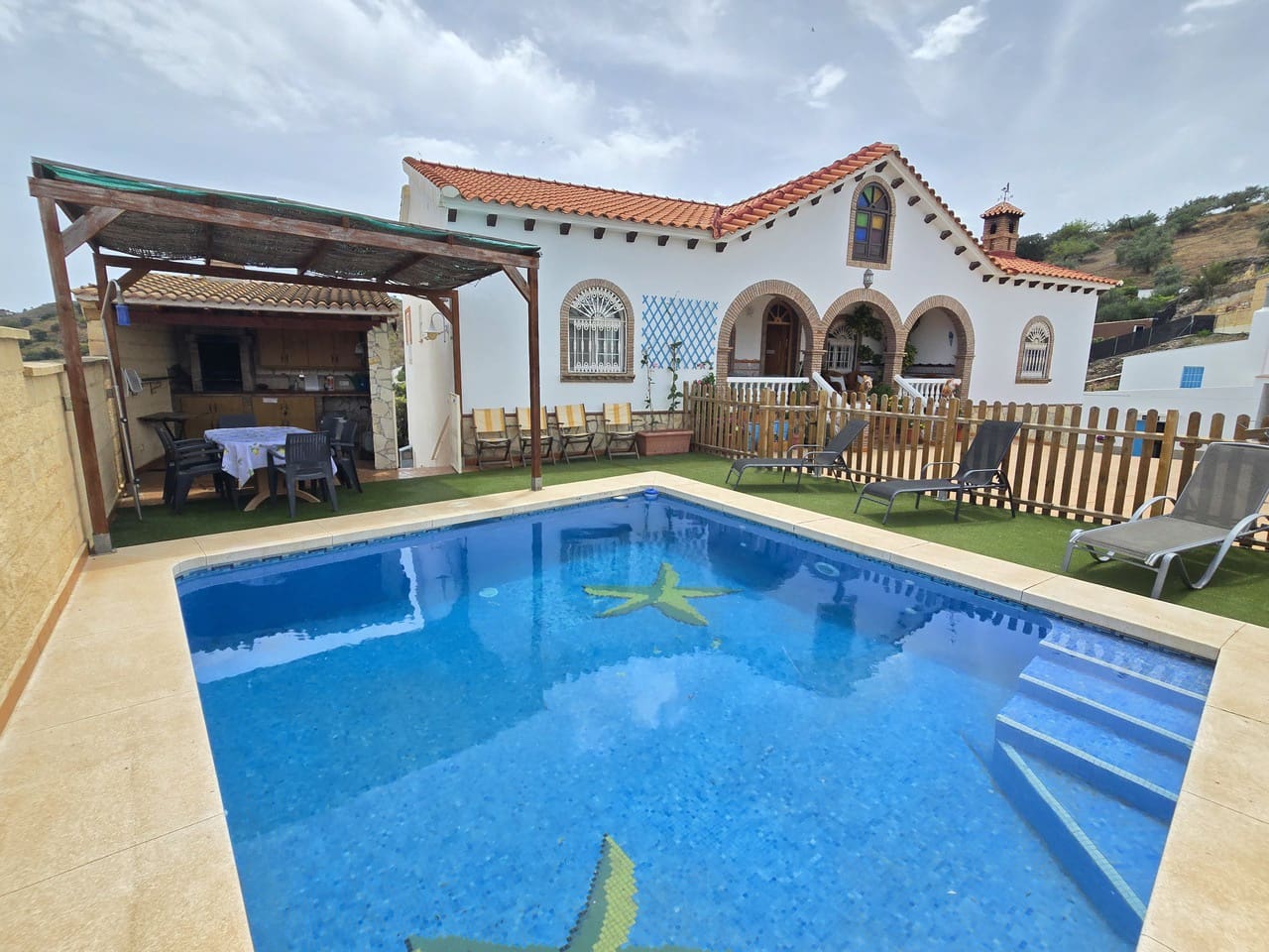 Chalet de 6 habitaciones en Los Romanes en venta con piscina garaje - 385.000 € (Ref: 9924862)