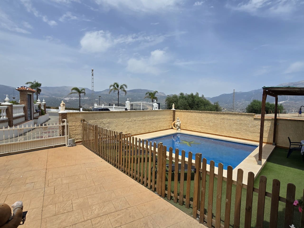 Chalet de 6 habitaciones en Los Romanes en venta con piscina garaje - 385.000 € (Ref: 9924862)
