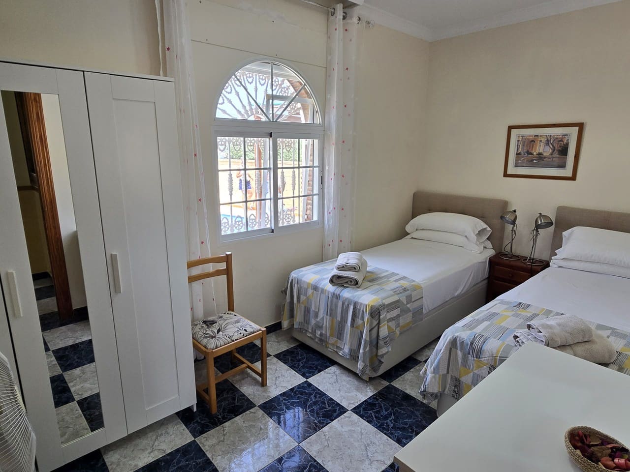 Chalet de 6 habitaciones en Los Romanes en venta con piscina garaje - 385.000 € (Ref: 9924862)