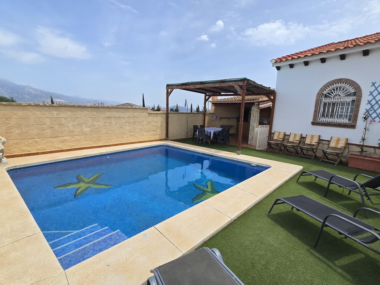 Chalet de 6 habitaciones en Los Romanes en venta con piscina garaje - 385.000 € (Ref: 9924862)