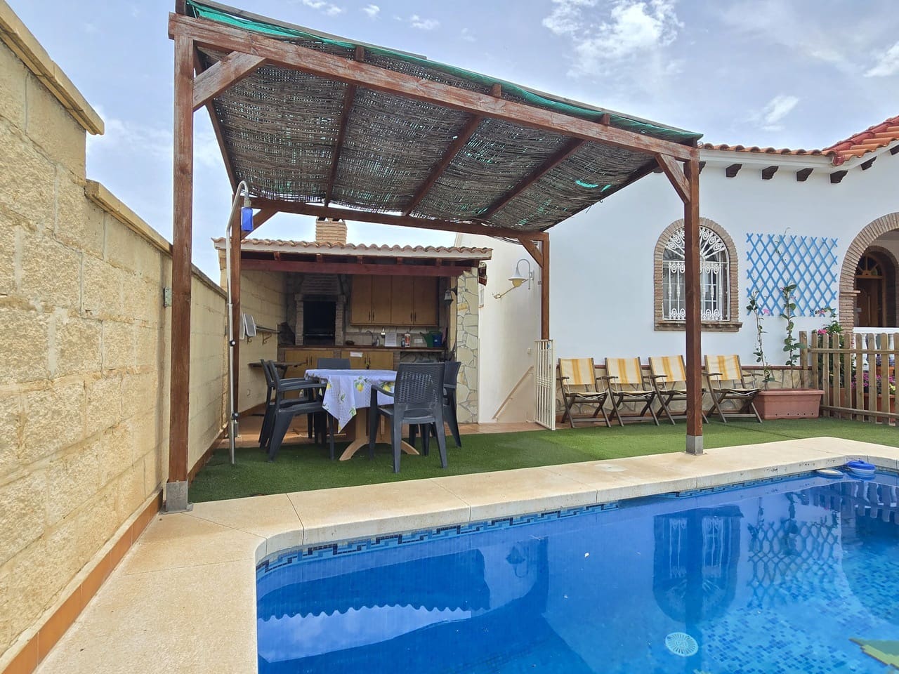 Chalet de 6 habitaciones en Los Romanes en venta con piscina garaje - 385.000 € (Ref: 9924862)
