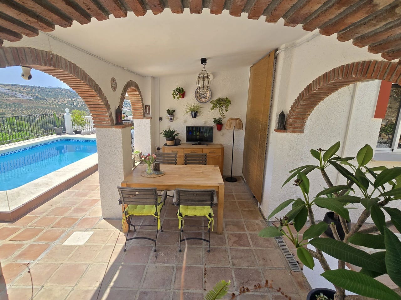 3 soverom Villa til salgs i Vinuela med svømmebasseng garasje - € 339 000 (Ref: 9925148)