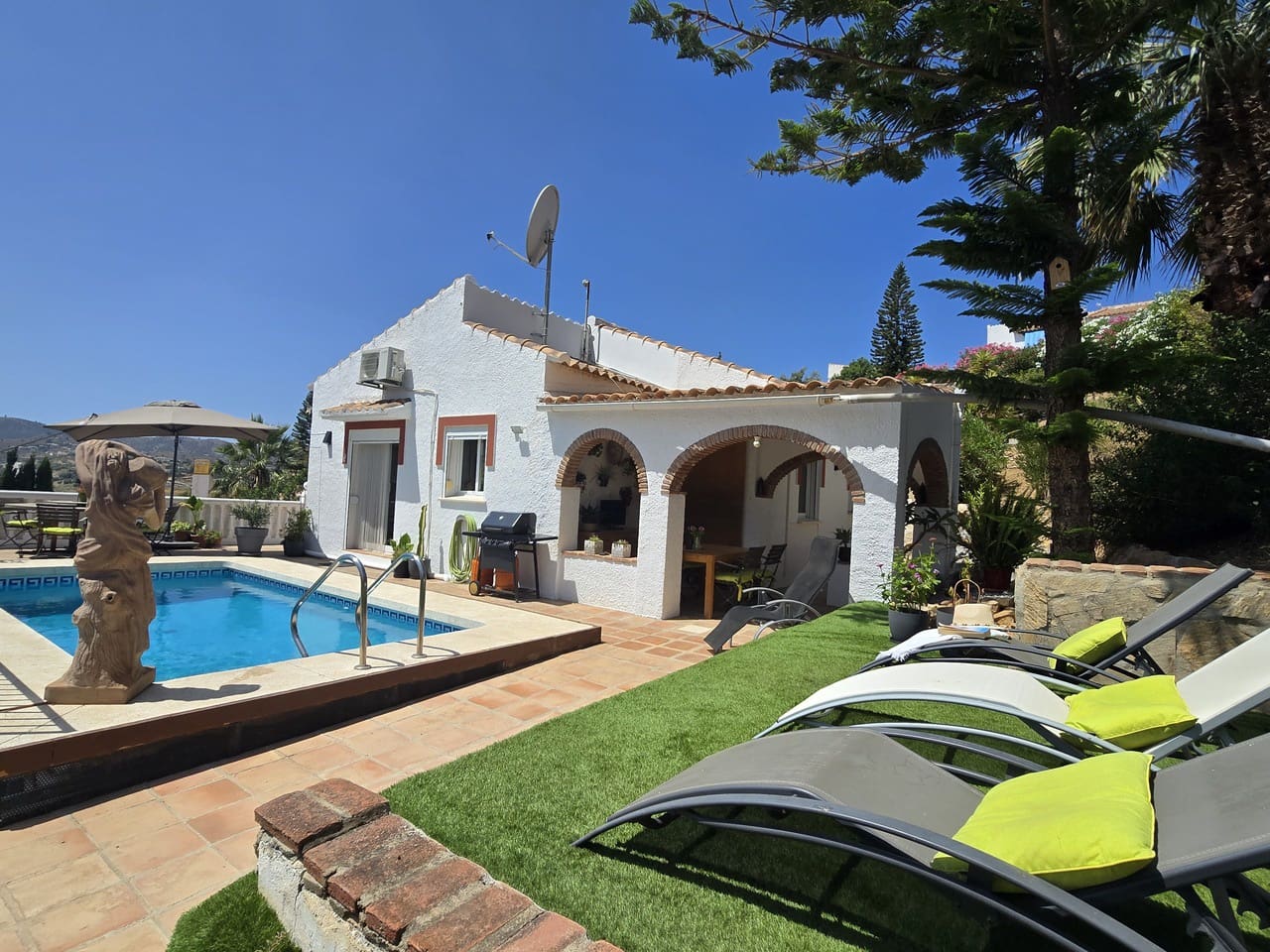 3 soverom Villa til salgs i Vinuela med svømmebasseng garasje - € 339 000 (Ref: 9925148)