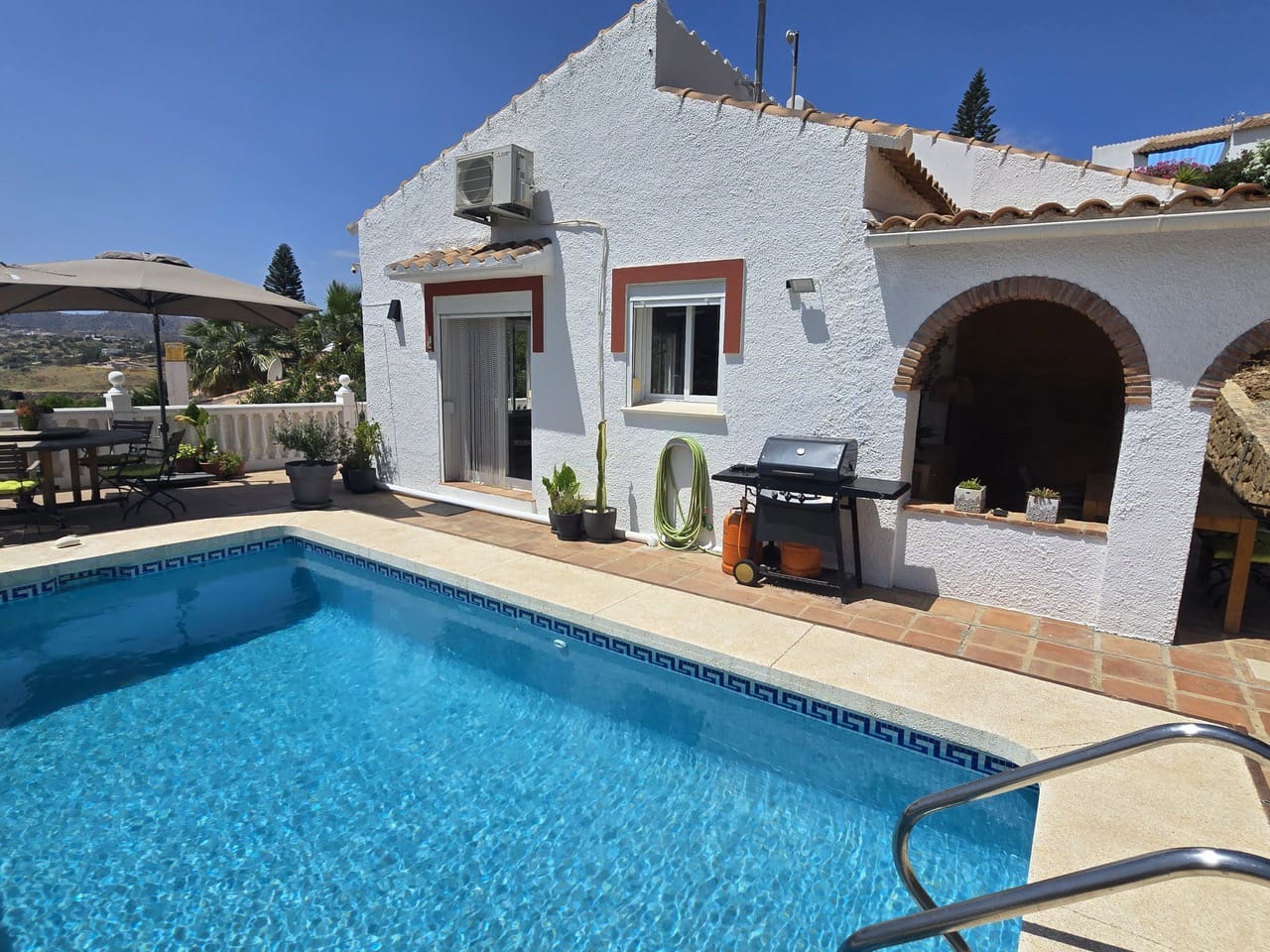 3 soverom Villa til salgs i Vinuela med svømmebasseng garasje - € 339 000 (Ref: 9925148)