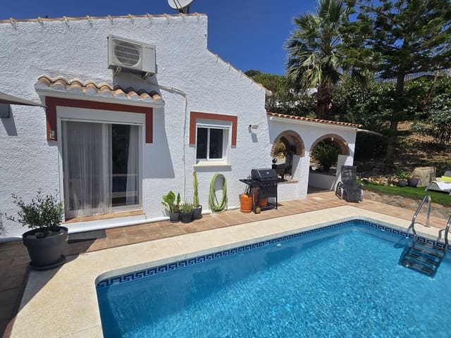 3 soveværelse Villa til salg i Viñuela med swimmingpool garage - € 339.000 (Ref: 9925148)