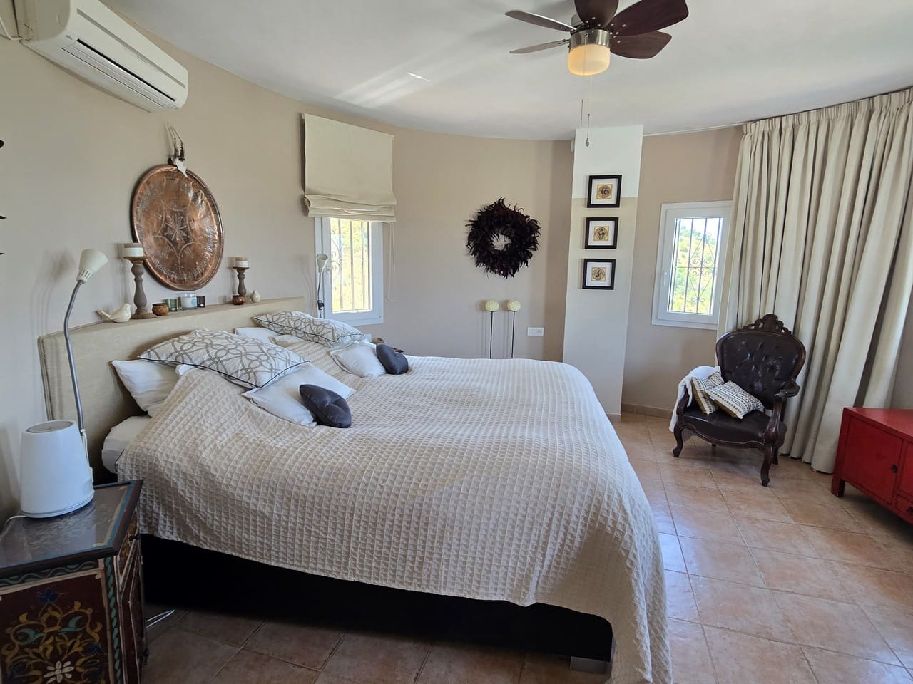 4 quarto Moradia para venda em Canillas de Aceituno com piscina garagem - 695 000 € (Ref: 9936849)