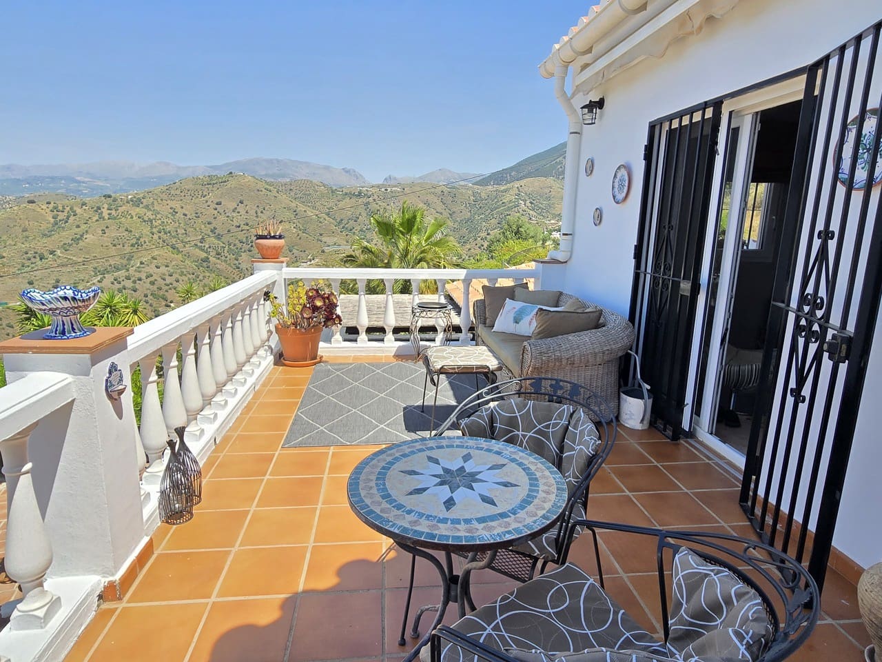 4 quarto Moradia para venda em Canillas de Aceituno com piscina garagem - 695 000 € (Ref: 9936849)