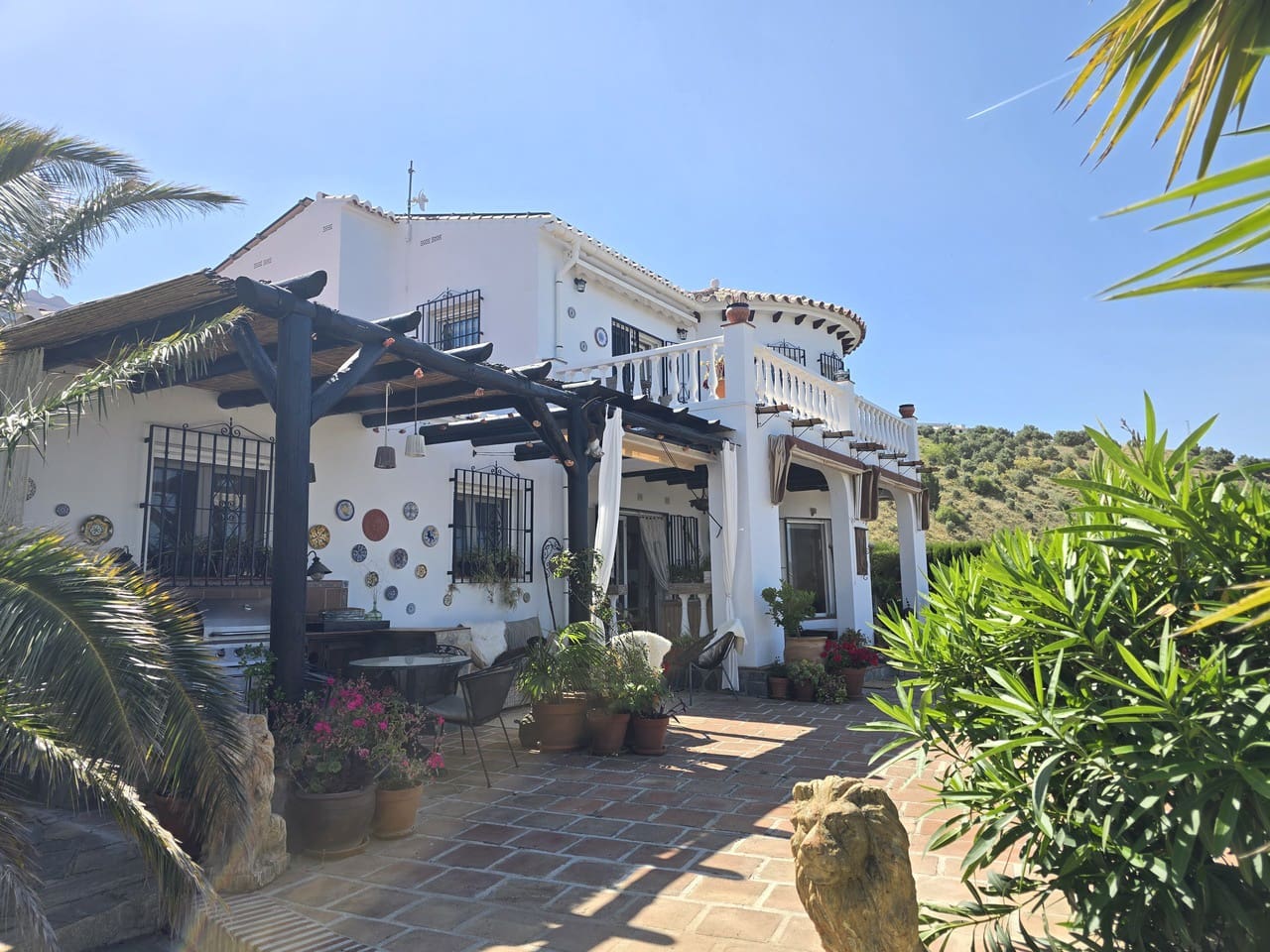 4 quarto Moradia para venda em Canillas de Aceituno com piscina garagem - 695 000 € (Ref: 9936849)