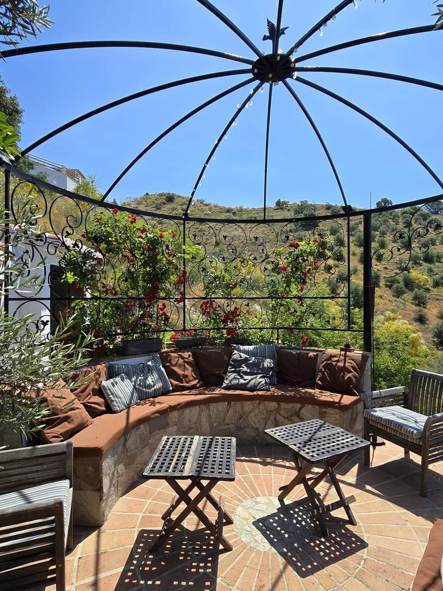 4 quarto Moradia para venda em Canillas de Aceituno com piscina garagem - 695 000 € (Ref: 9936849)
