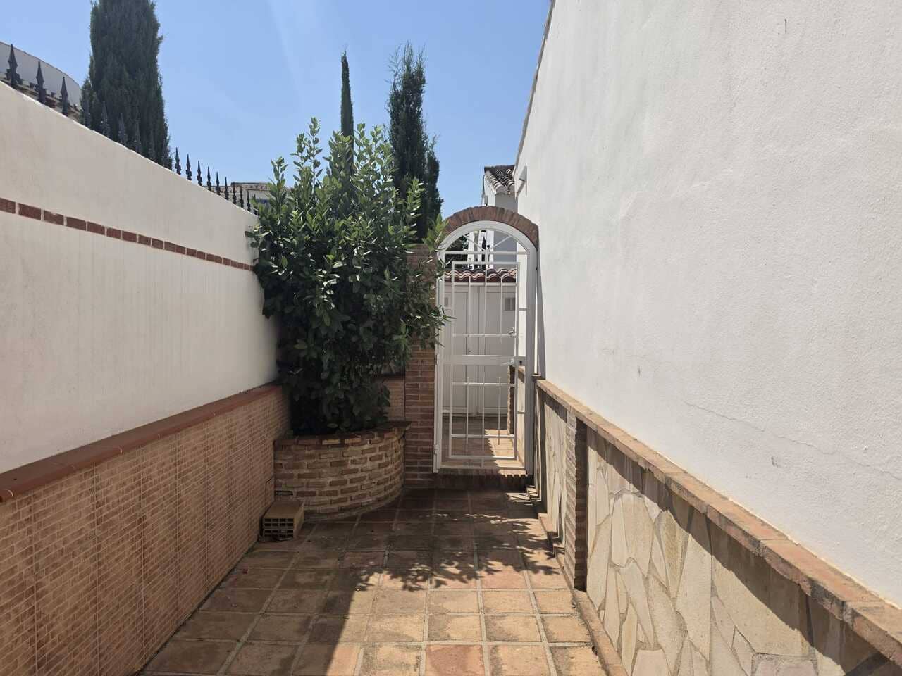 3 soveværelse Villa til salg i Alcaucin med garage - € 269.000 (Ref: 9938908)