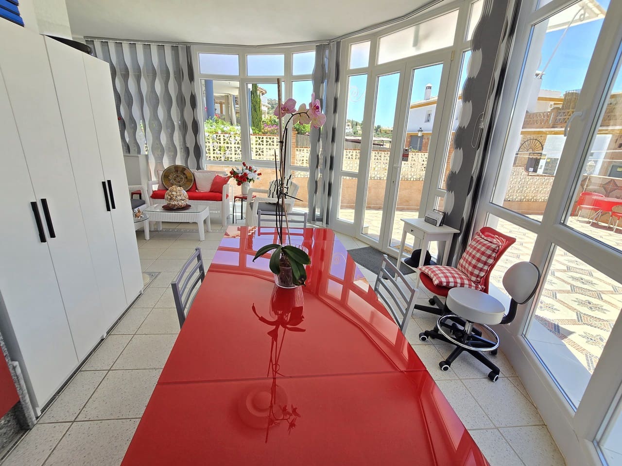 3 bedroom Villa for sale in Alcaucin with garage - € 269,000 (Ref: 9938908)