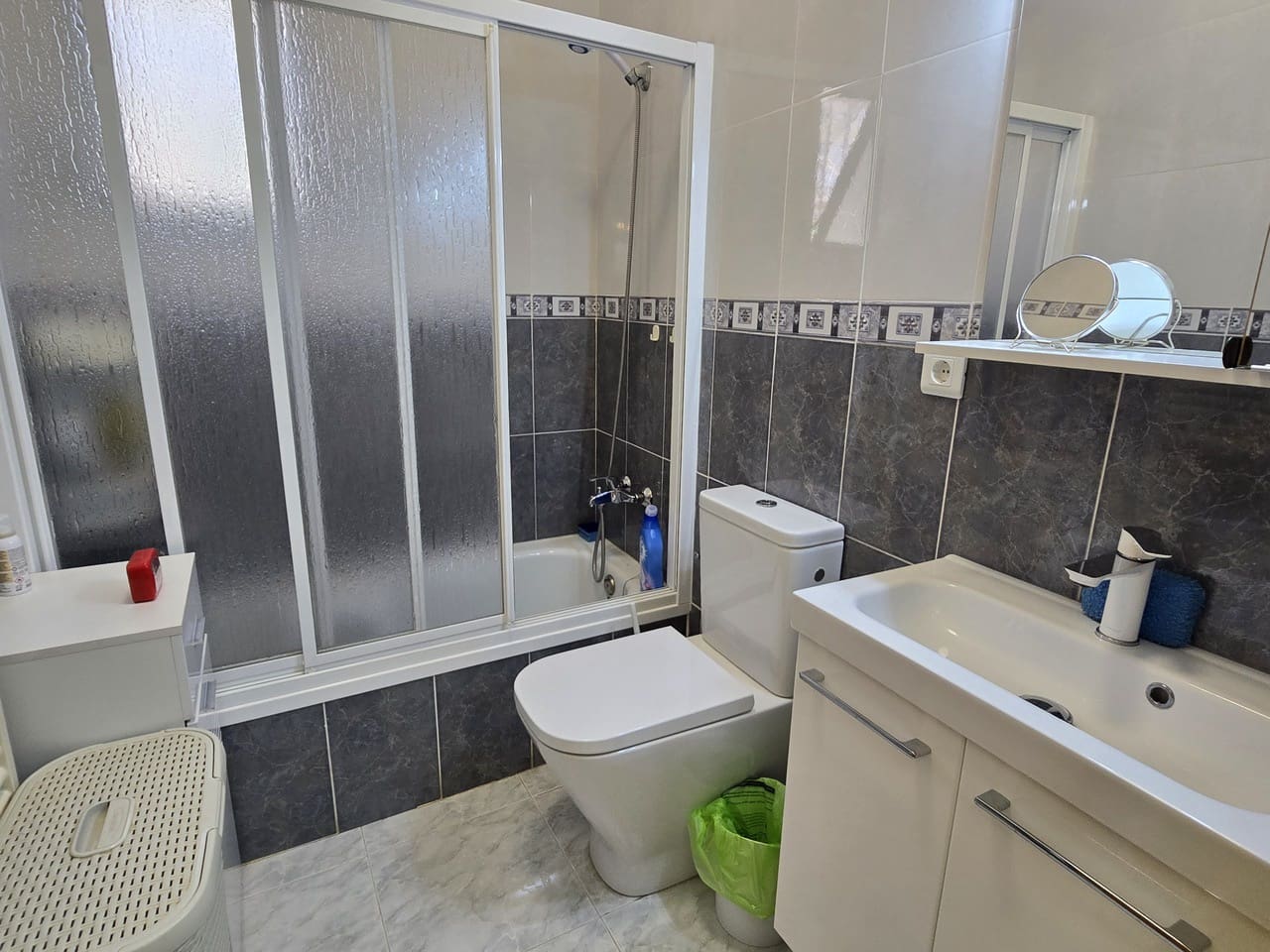 3 bedroom Villa for sale in Alcaucin with garage - € 269,000 (Ref: 9938908)