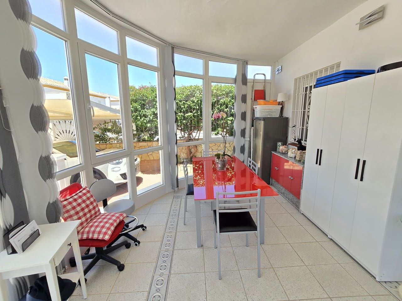 3 bedroom Villa for sale in Alcaucin with garage - € 269,000 (Ref: 9938908)