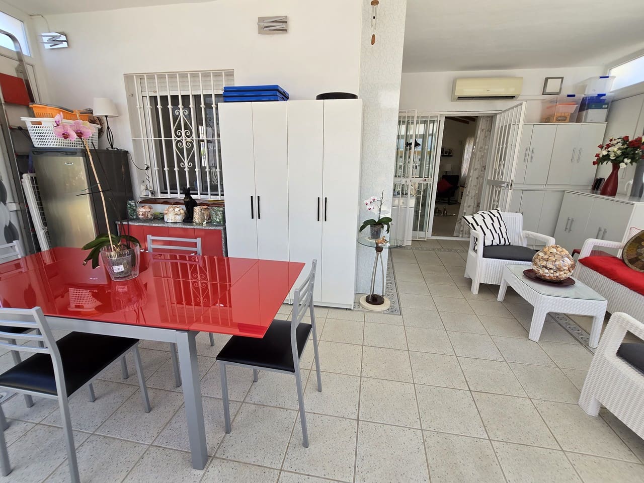 3 bedroom Villa for sale in Alcaucin with garage - € 269,000 (Ref: 9938908)