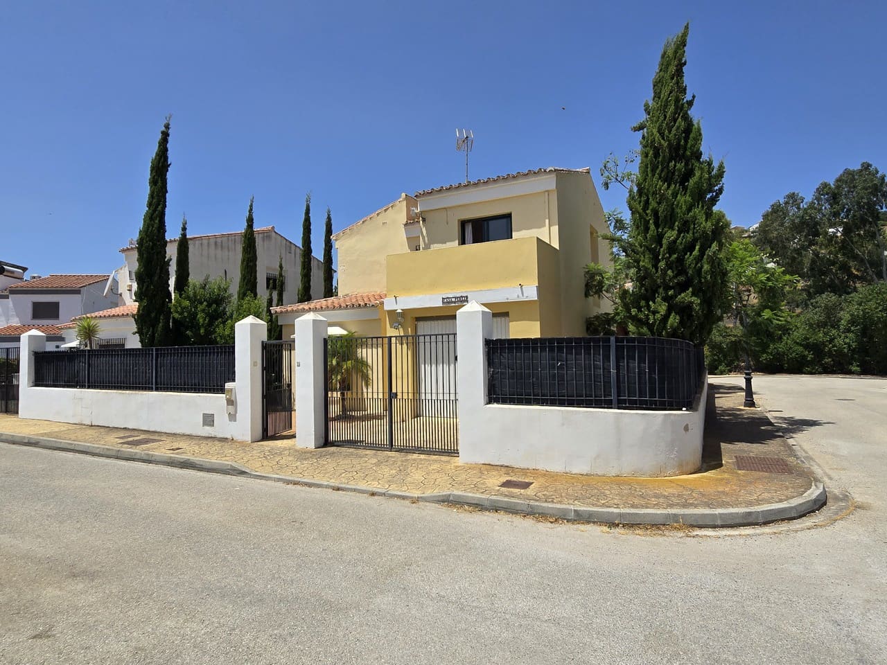 3 sypialnia Willa na sprzedaż w Vinuela z basenem garażem - 315 000 € (Ref: 9958554)