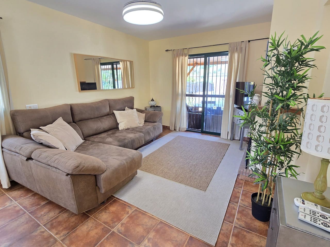 3 sypialnia Willa na sprzedaż w Vinuela z basenem garażem - 315 000 € (Ref: 9958554)