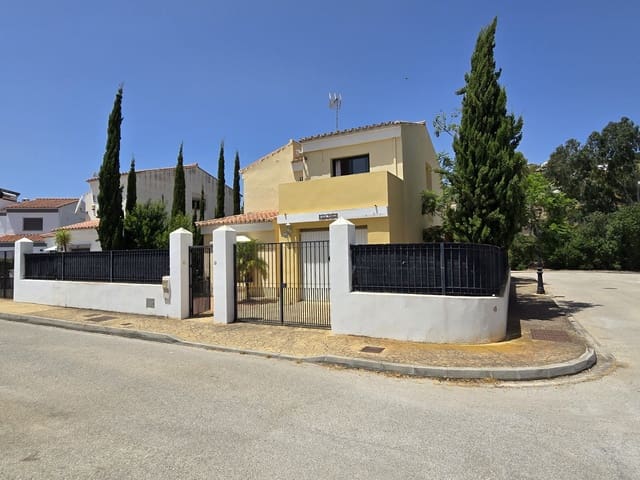 3 sypialnia Willa na sprzedaż w Viñuela z basenem garażem - 315 000 € (Ref: 9958554)