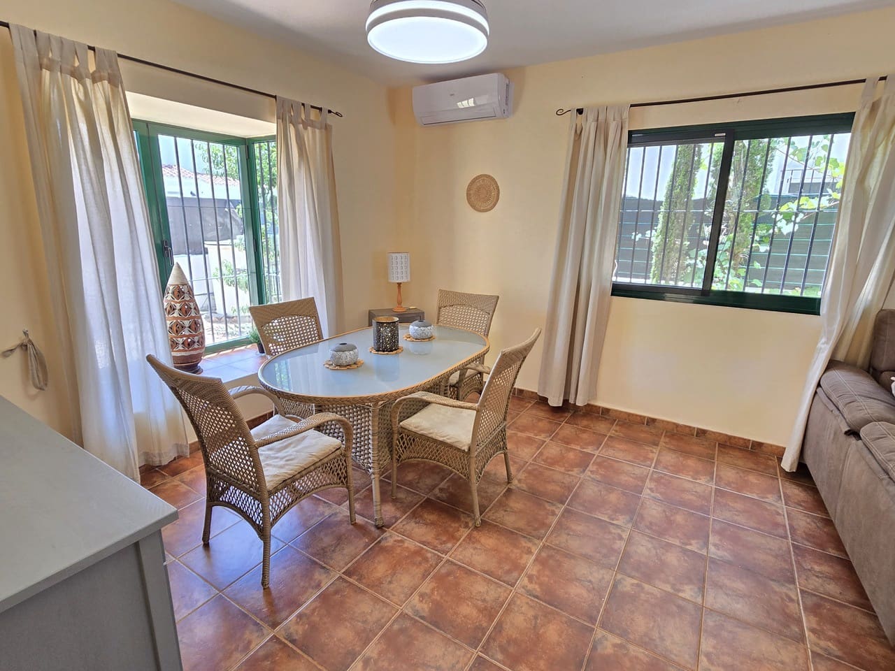 3 sypialnia Willa na sprzedaż w Vinuela z basenem garażem - 315 000 € (Ref: 9958554)