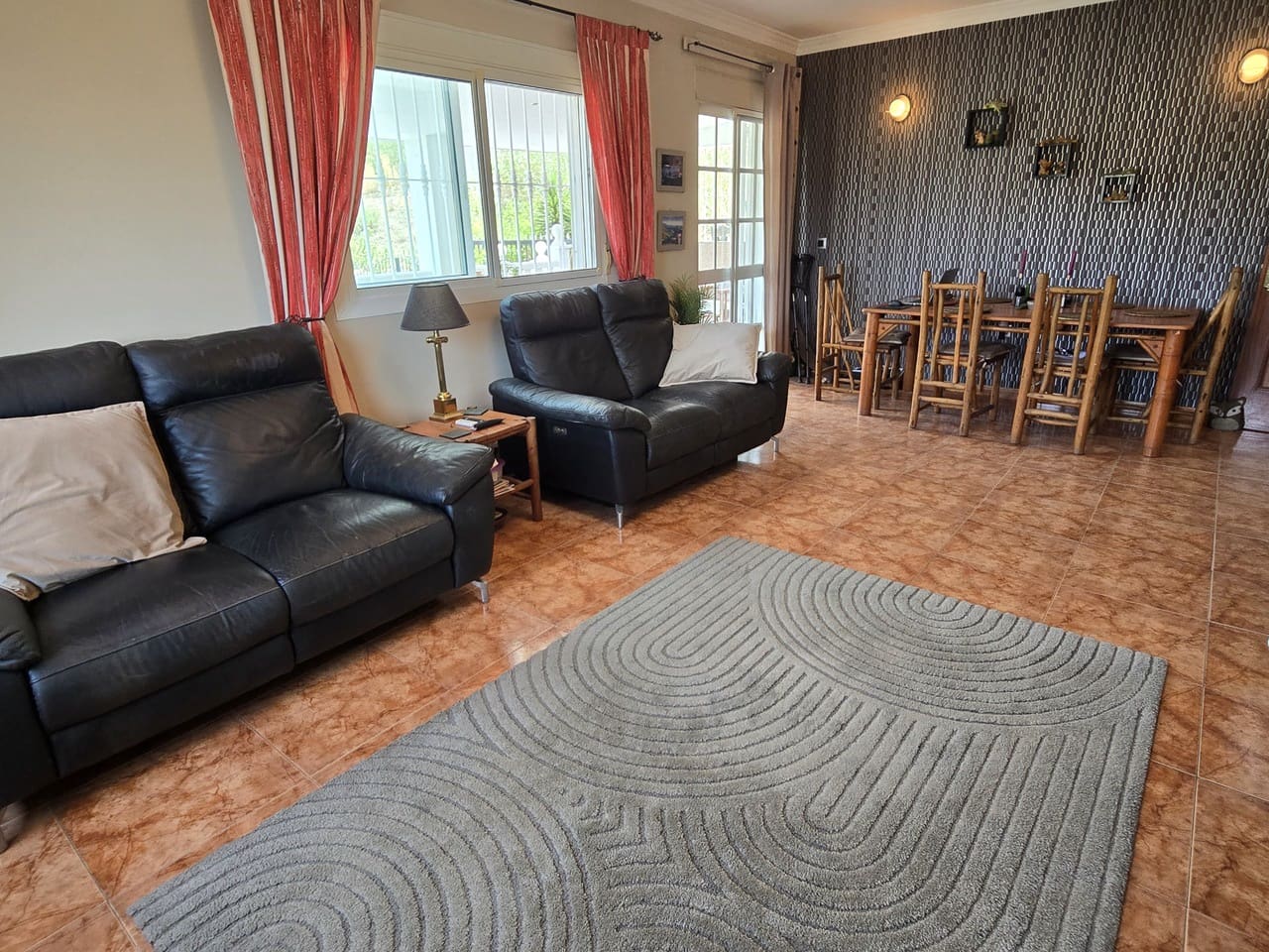 3 bedroom Villa for sale in Canillas de Aceituno with garage - € 279,000 (Ref: 9969023)
