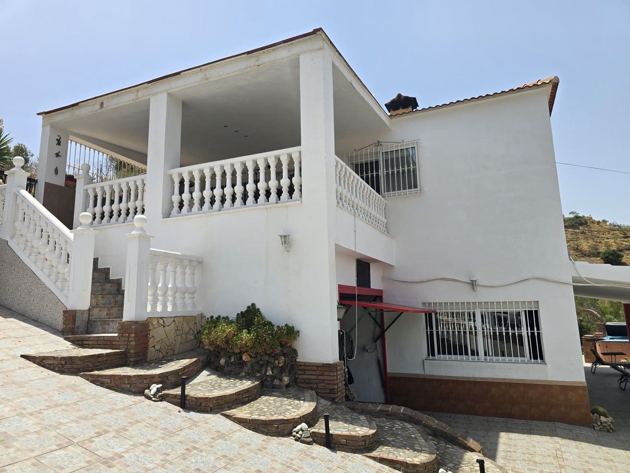 3 bedroom Villa for sale in Canillas de Aceituno with garage - € 279,000 (Ref: 9969023)