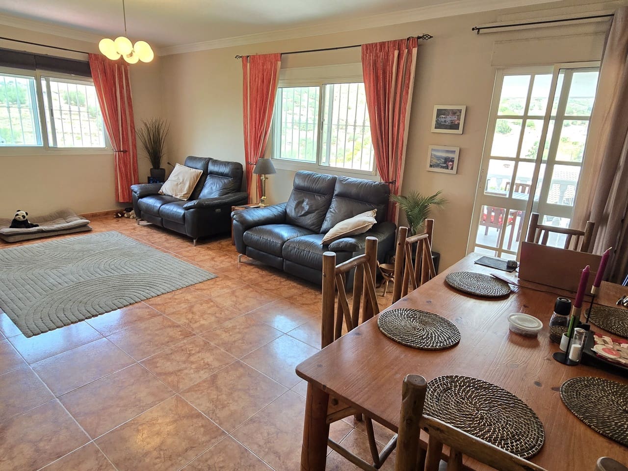 3 bedroom Villa for sale in Canillas de Aceituno with garage - € 279,000 (Ref: 9969023)