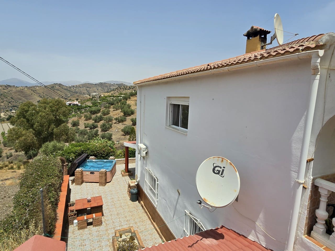 3 bedroom Villa for sale in Canillas de Aceituno with garage - € 279,000 (Ref: 9969023)