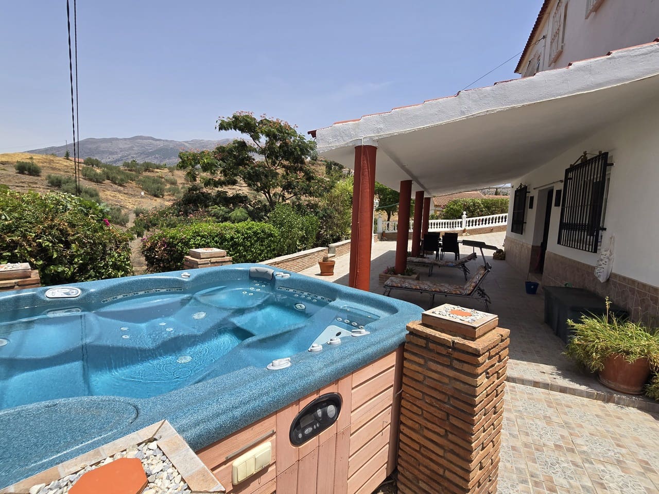 3 bedroom Villa for sale in Canillas de Aceituno with garage - € 279,000 (Ref: 9969023)