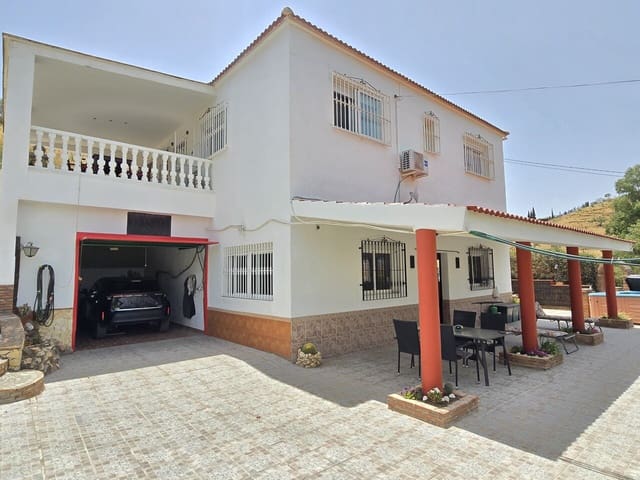 3 soverom Villa til salgs i Canillas de Aceituno med garasje - € 279 000 (Ref: 9969023)