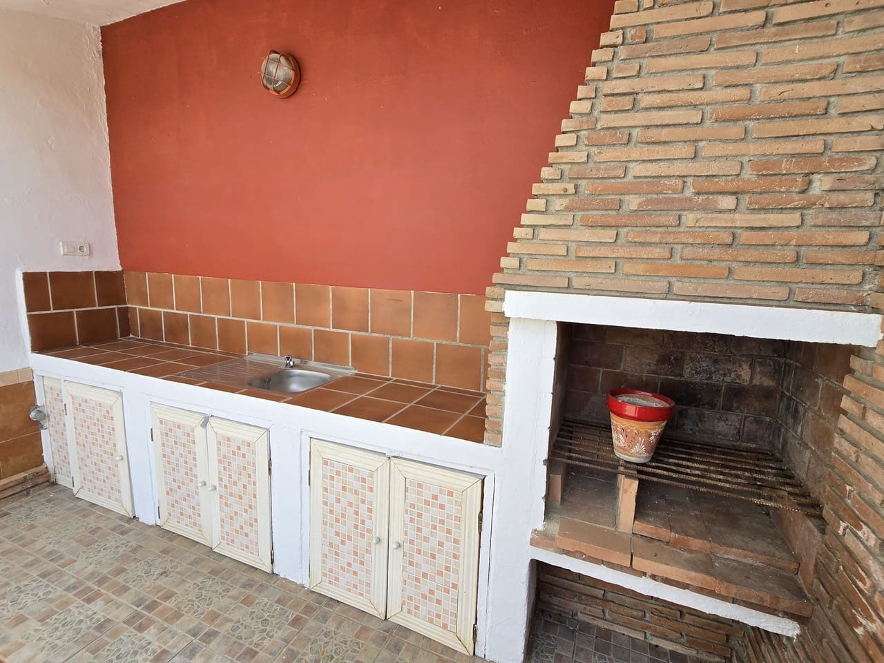 3 bedroom Villa for sale in Canillas de Aceituno with garage - € 279,000 (Ref: 9969023)