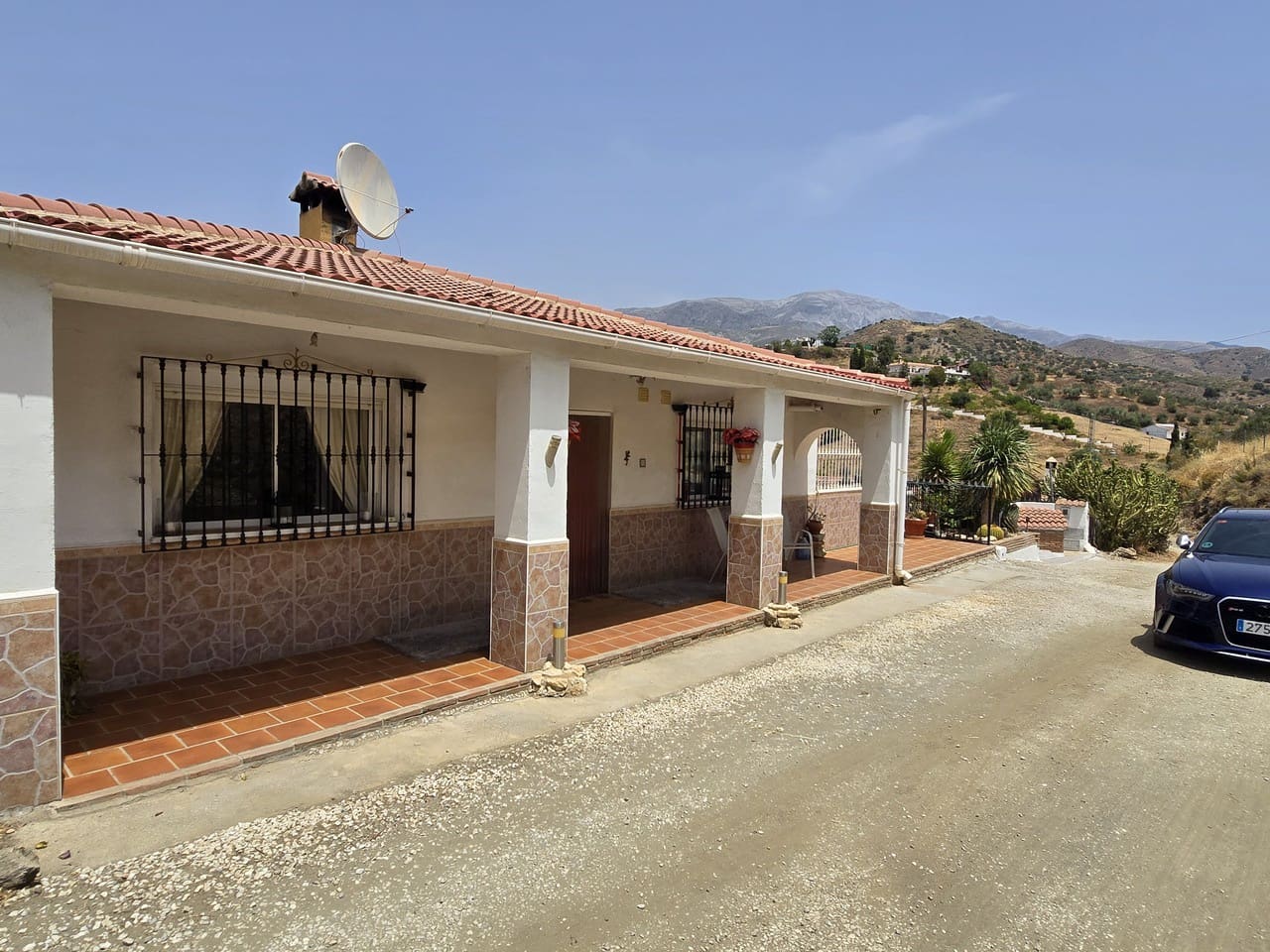 3 bedroom Villa for sale in Canillas de Aceituno with garage - € 279,000 (Ref: 9969023)
