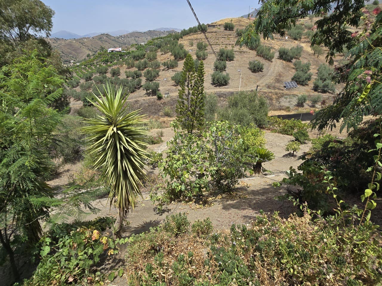 3 bedroom Villa for sale in Canillas de Aceituno with garage - € 279,000 (Ref: 9969023)