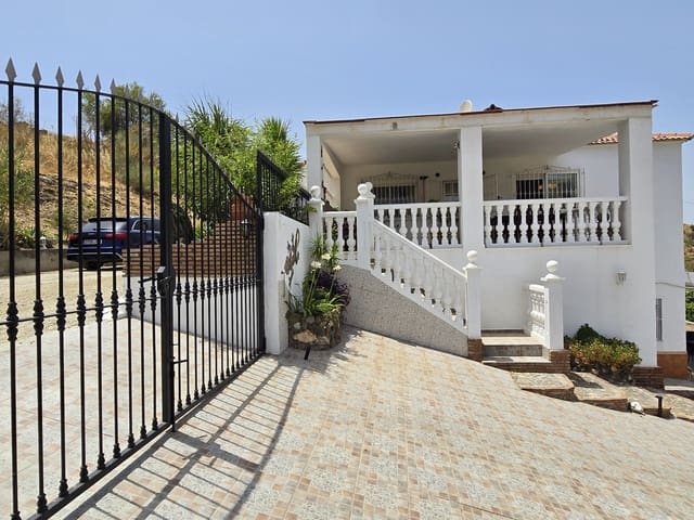 3 soverom Villa til salgs i Canillas de Aceituno med garasje - € 279 000 (Ref: 9969023)